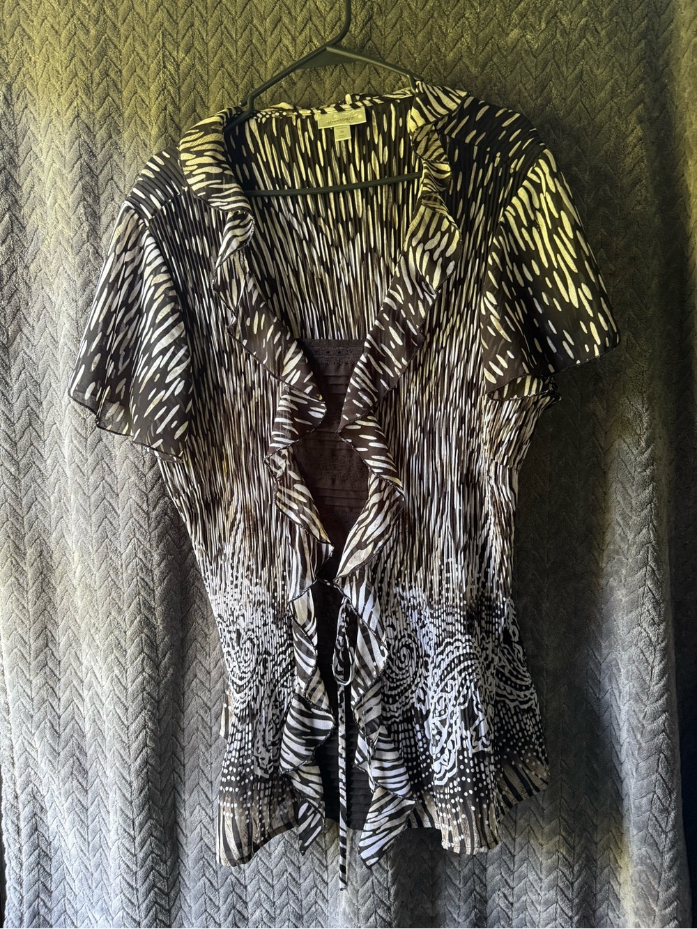 dressbarn Black & White Ruffled Tie-Front Blouse